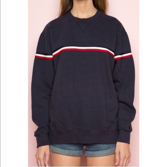 Brandy Melville Gracen Sweatshirt - Picture 3 of 4